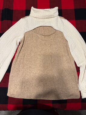 BiBi Cream & Tan Cable-Knit Turtleneck Sweater